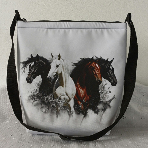 Crossbody kabelka.