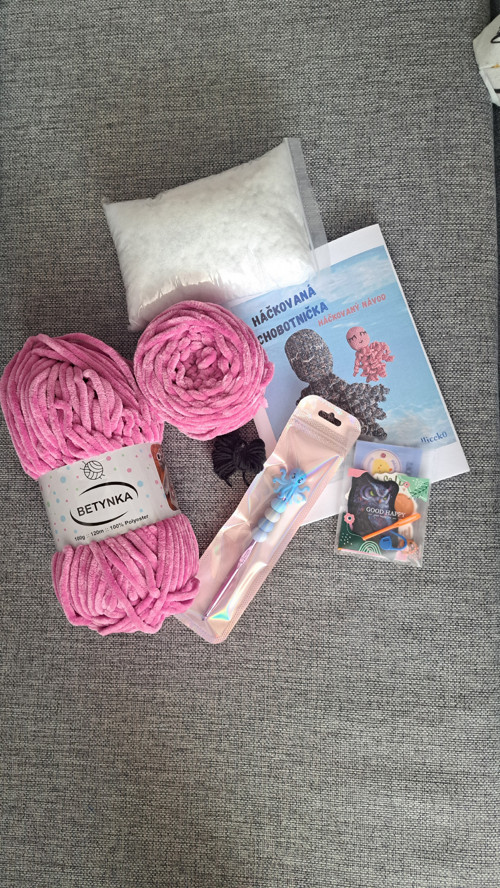 Háčkovací set Chobotnička (žinylka růžová) úroveň1