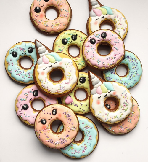 Veselý perníkový donut – 1ks