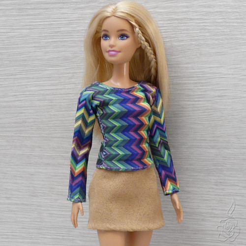 Barevné tričko pro Barbie