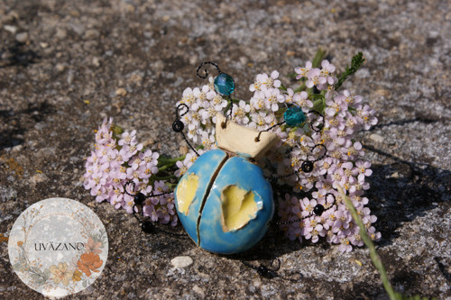 Keramický brouček - modrý