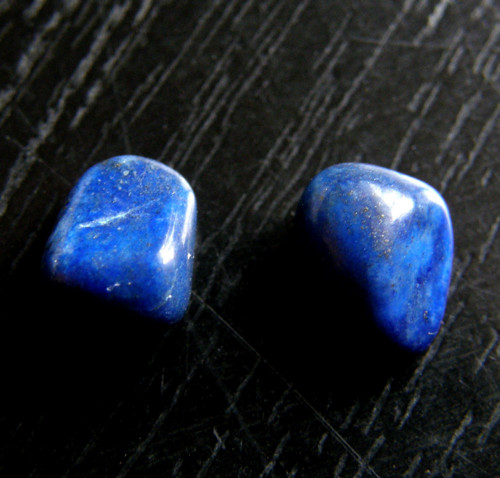 Lapis lazuli - leštěné kousky do náušnic