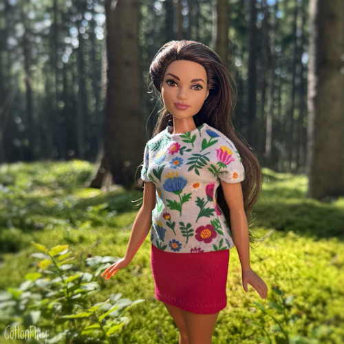 Sytě růžová sukně pro baculku Barbie (curvy)