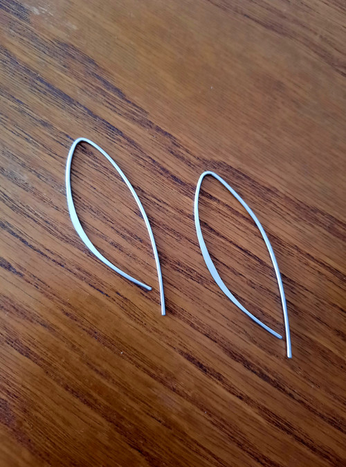 MINIMALISTICKÉ provlékací ..