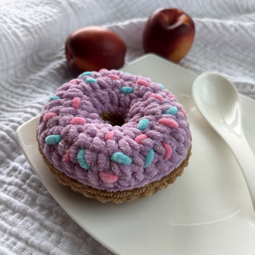 Háčkovaný donut z měkoučké příze