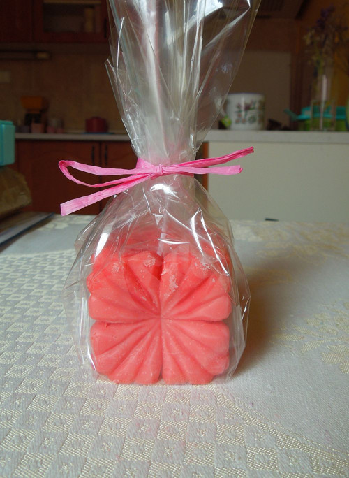 Hand made svíčka Meruňková květina - vhodná i jako