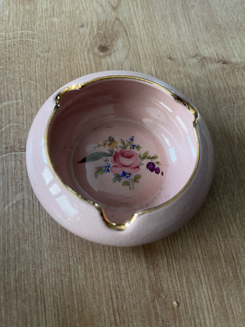Růžový porcelán popelník Victoria