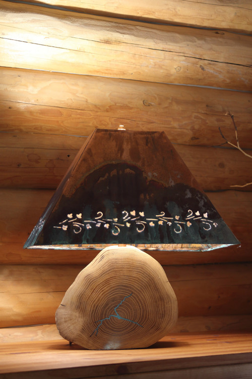 Dřevěná lampa s měděným stínítkem-„BŘEČŤAN" L