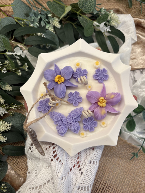 Květinová sójová svíčka s orchidejí