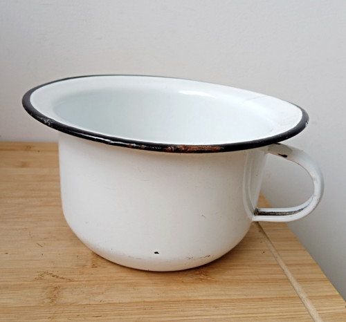 Smaltovaný bílý nočník 22 cm