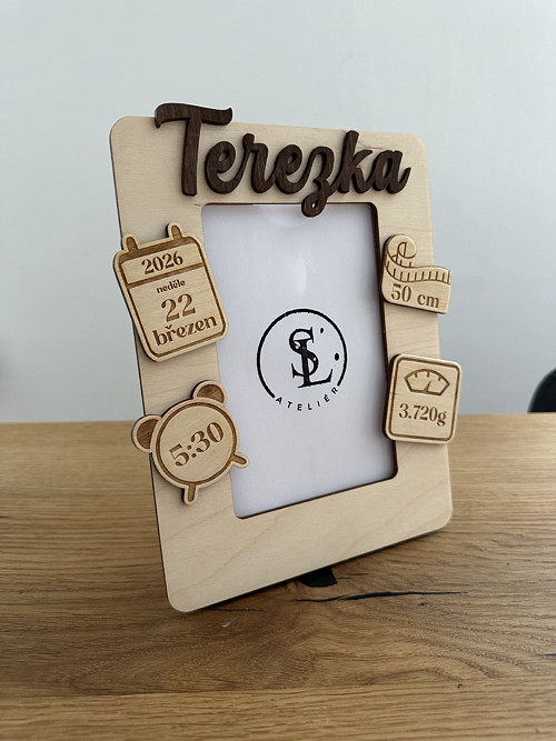 Dřevěný rámeček pro miminko