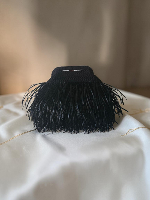 Černá statement kabelka s Raffia třásněmi — foto 1