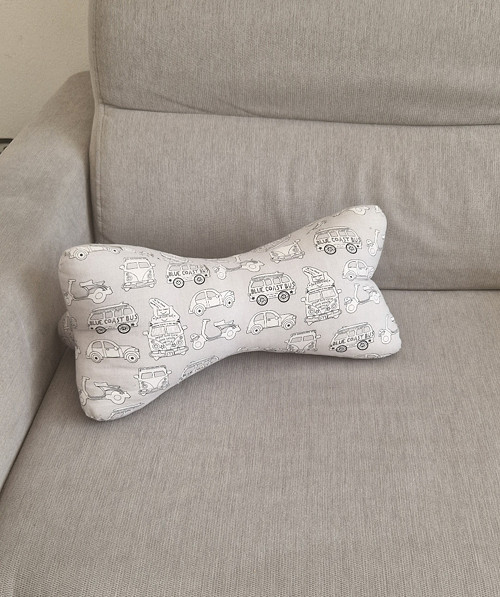 Relaxační polštářek - frčíme na šedé