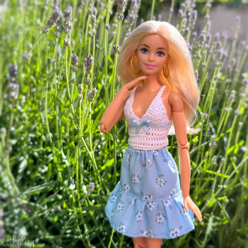 Suknička pro Barbie - sv. modrá, kvítky s volánkem — foto 1