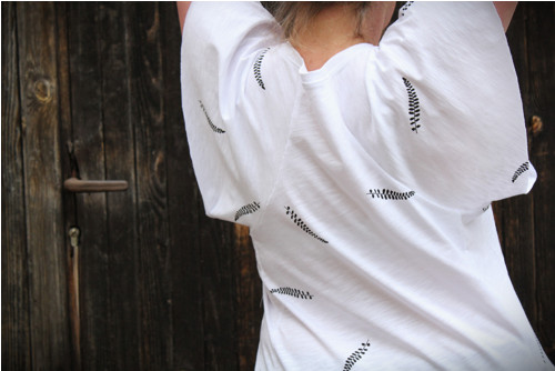 Triko ............ L - XL — foto 1