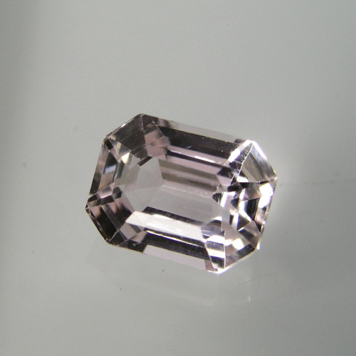 Broušený přírodní Kunzit, 2,12 ct., 8,0x6,0x5,1 mm