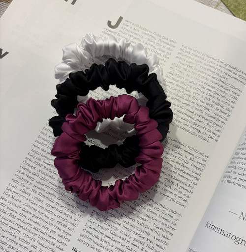 Hedvábné scrunchies – trio elegance
