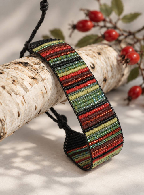 Dámský pletený korálkový náramek – handmade
