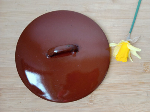 Smaltovaná poklička hnědá 17 cm