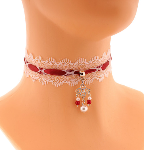 Krajkový choker s vínovou stuhou a perličkami