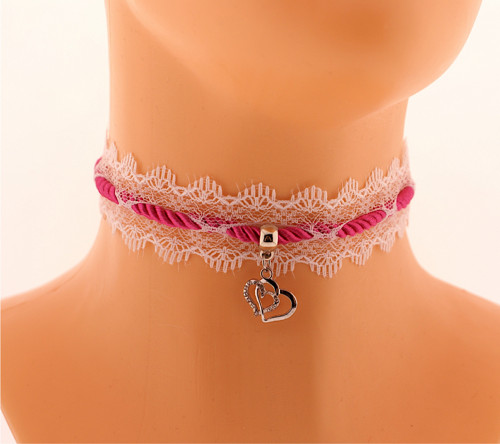 Romantický magenta náhrdelník s kroucenou šňůrkou