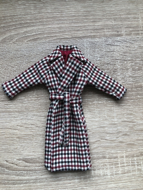 Kabát pro panenky Barbie a podobné.