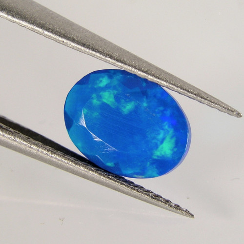 Broušený, přírodní Opál, 0,74 ct., 8,2x6,1x3,7 mm