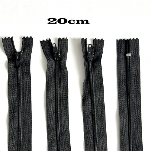 Zip - 20cm - černá