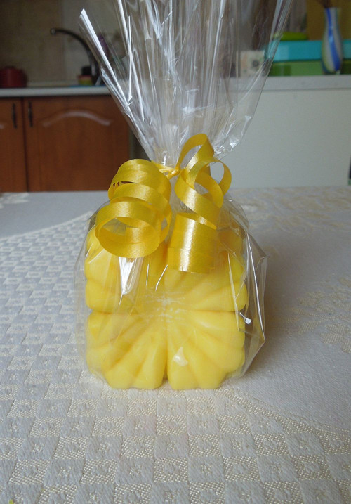 Hand made svíčka Žlutá květina