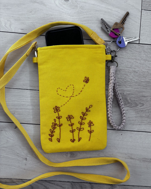 Ručně vyšívaná crossbody taška – Včela