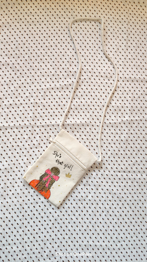 Ručně malovaná mini crossbody taška – Gen-Z