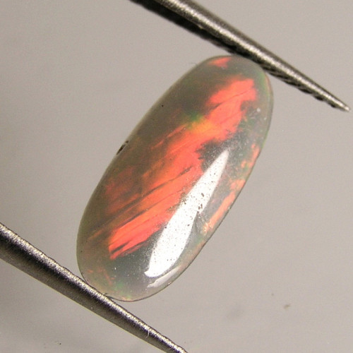 Kabošon přírodního Opálu, 0,90 ct., 13x5,7x2,1 mm