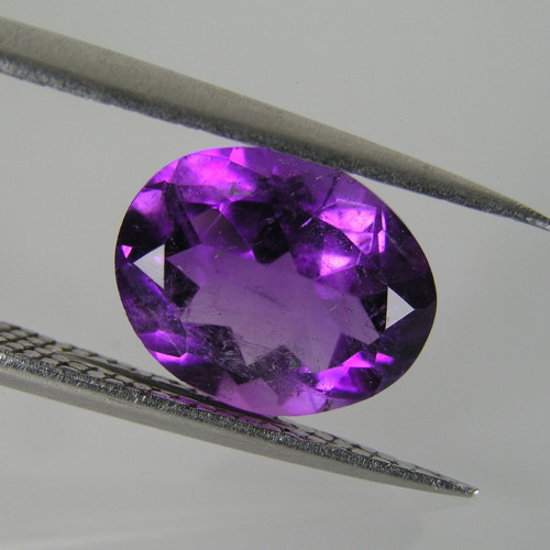 Sytě fialový Ametyst, 2,92 ct., 10,8x8,6x5,6 mm