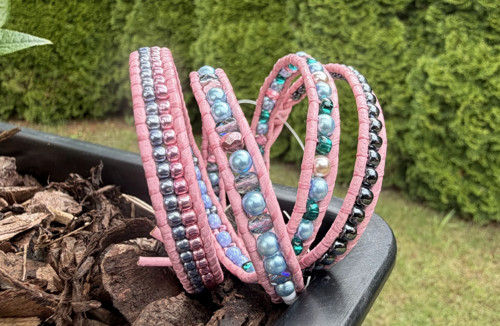 Náramek Wrap Bracelet ve světle růžové kůži