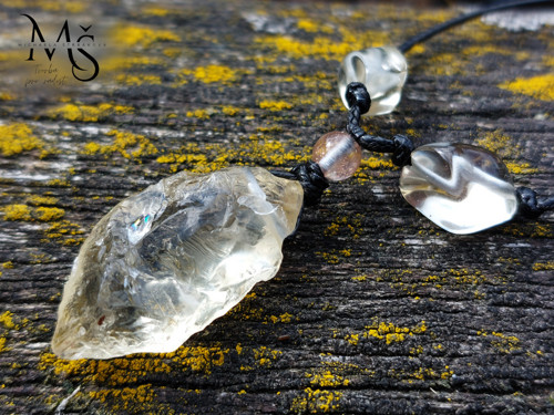 OREGON SUNSTONE - šňůrkový náhrdelník — foto 1
