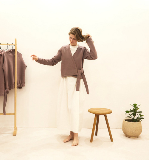 Asymetrické kimono ve skořici
