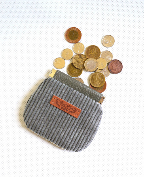Mincovka se zavíráním na pérko - tmavě šedá