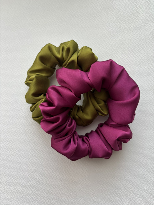 Saténové scrunchies XL – fuchsiová & olivová