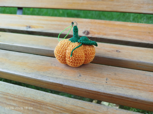 Handmade Amigurumi Pumpkin Keychain 2,4"