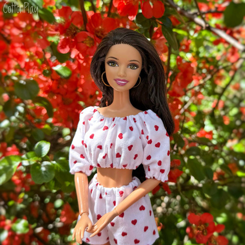 Halenka s 3/4 rukávem pro Barbie, bílá se srdíčky