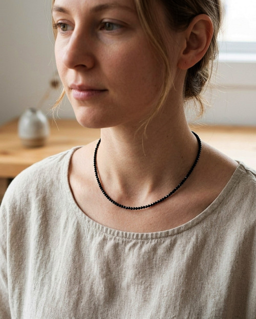 Náhrdelník - černý spinel