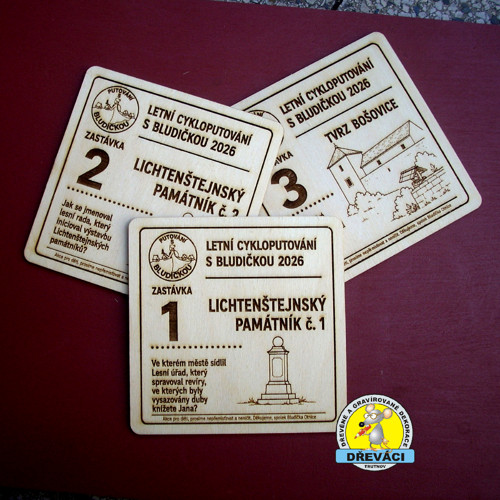 Gravírované cedulky z dodané grafiky 12 x 12