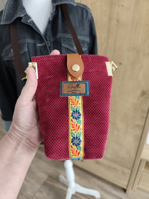 Mini kabelka vínová