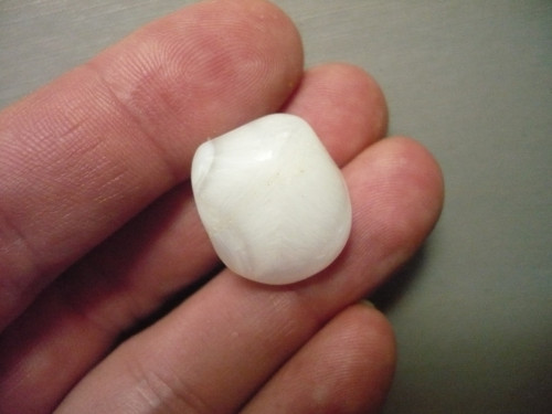 Troml. – achát bílý 21 mm, č.24