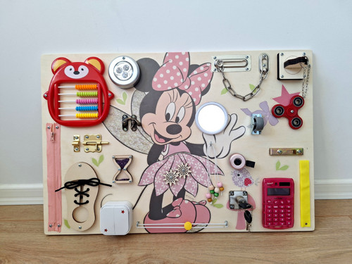 Activity board Minnie
