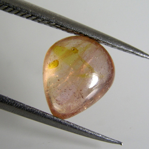Oranžově růžový Safír, 6,02 ct., 10,0x8,5x4,0 mm