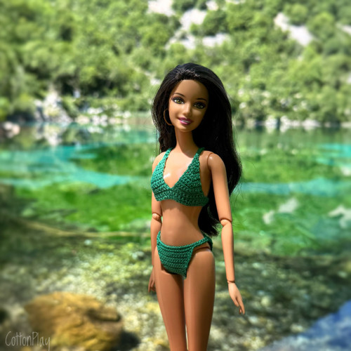 Dvoudílné plavky pro Barbie smaragdové + kačenka