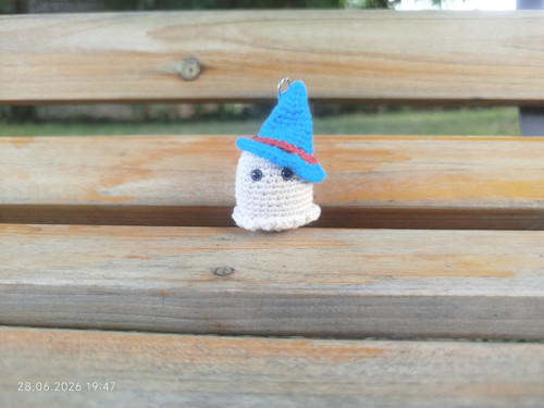 Handmade Amigurumi Ghost Keychain 2,4"