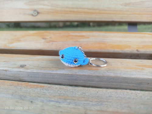 Handmade Amigurumi Whale Keychain 1,5"