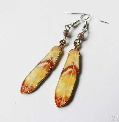Handmade náušnice žlto-oranžové pierka - chirurgic